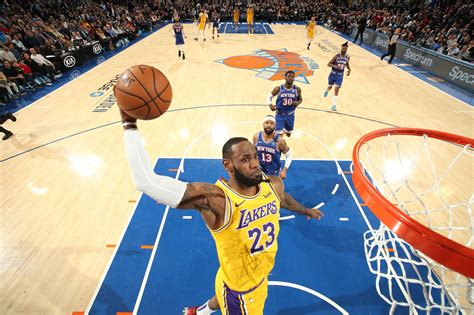 Lakers vs. Knicks score .
